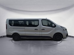 Renault Trafic minibus